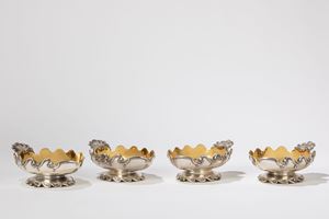 - Quattro vaschette a guisa di conchiglia con interno in vermeille. Londra 1891