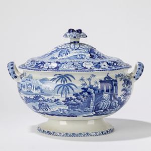 Zuppiera biansata in terraglia bianca e blu. Secolo XIX