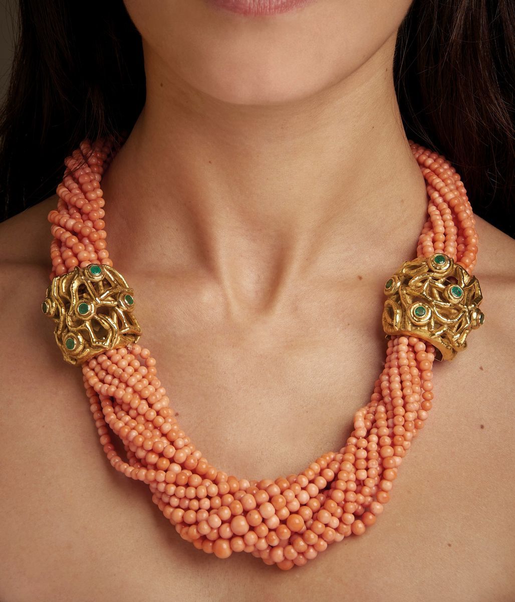 Cannilla per Masenza-roma - Collana in oro giallo 18k e corallo con inserti in smeraldo