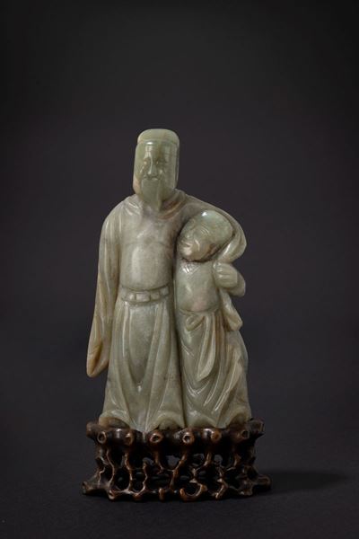 Scultura in giada raffigurante saggio con allievo, Cina, fine XIX secolo, h cm 15