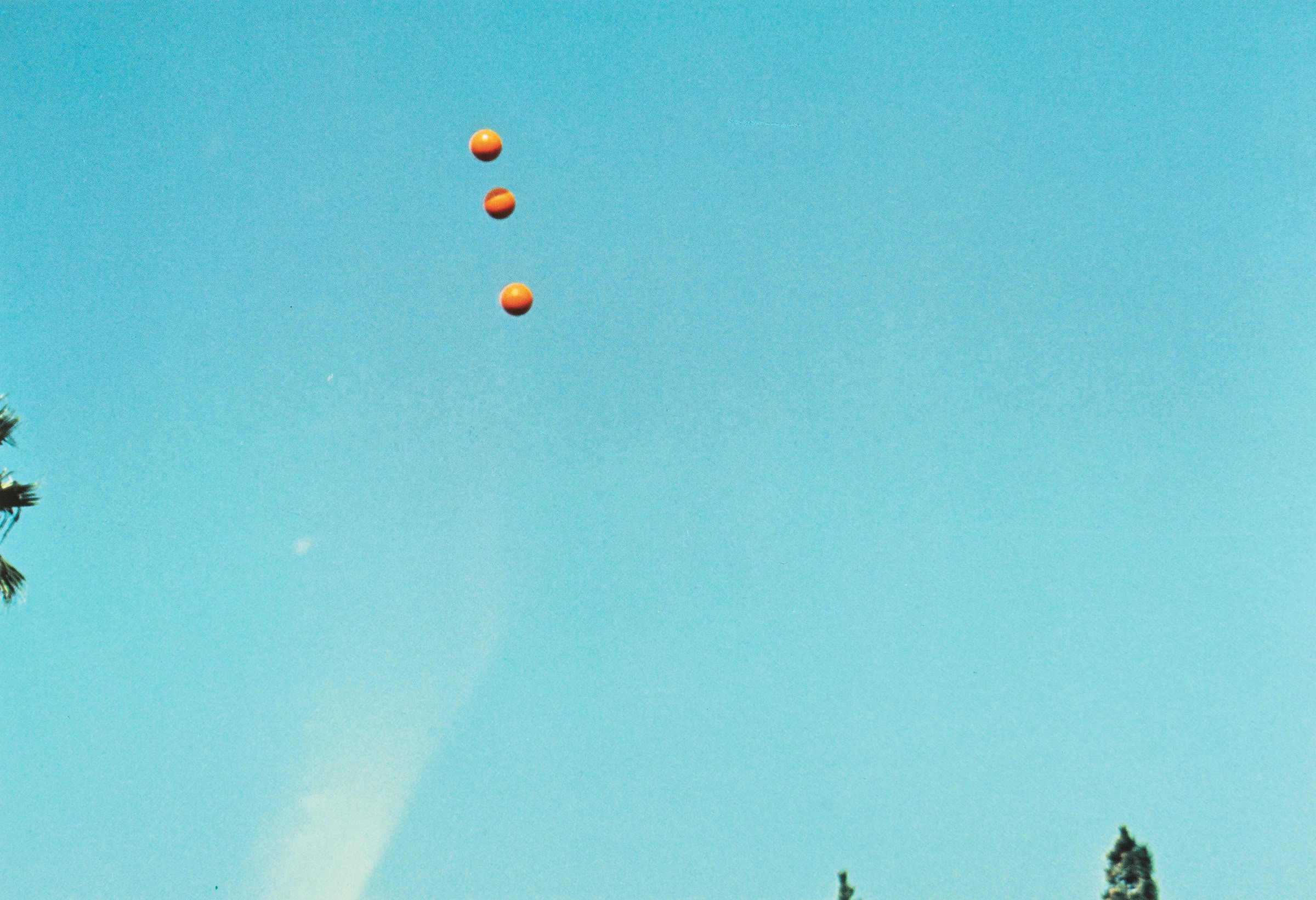 John Baldessari - Throwing Three Balls in the Air to Get a Straight Line, 12 stampe offset su car...