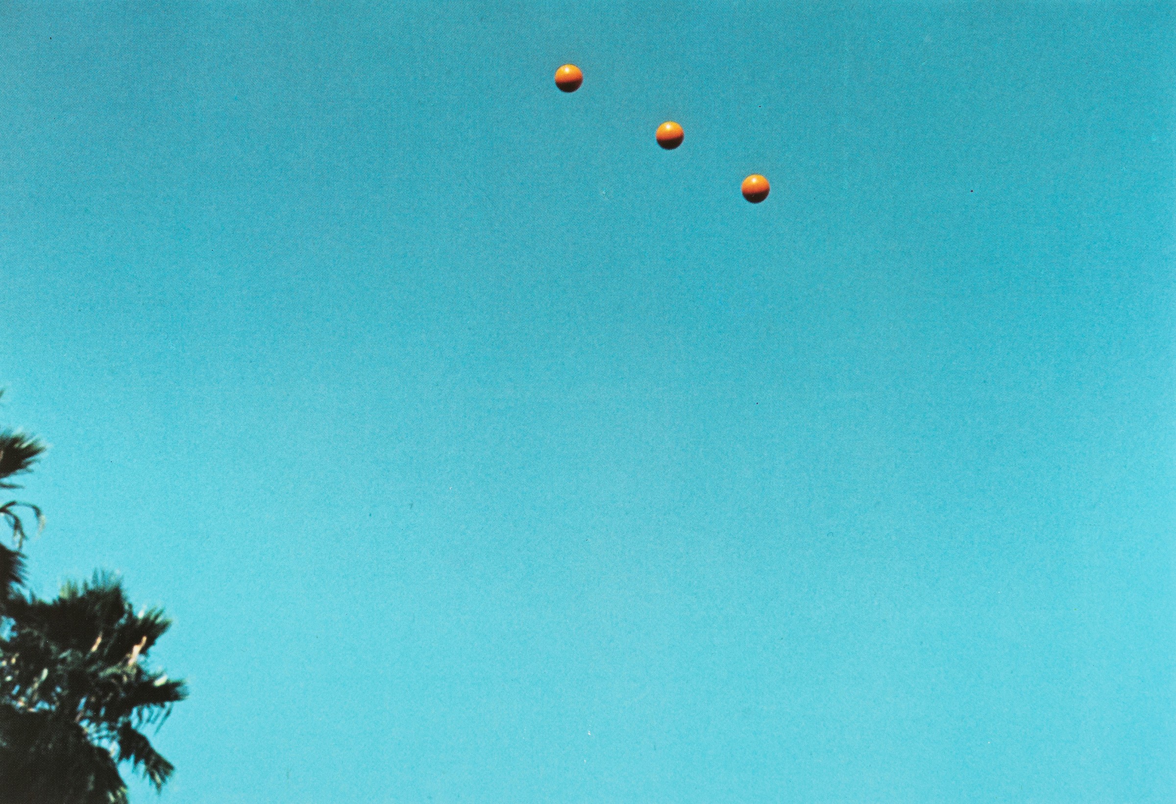 John Baldessari - Throwing Three Balls in the Air to Get a Straight Line, 12 stampe offset su car...