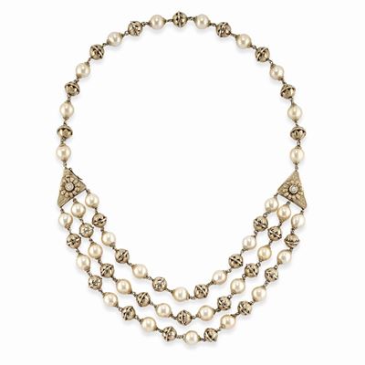 Collana in oro bianco 18k con perle coltivate e diamanti