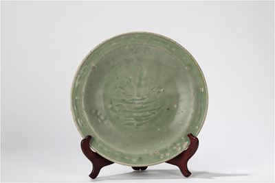 Piatto in porcellana celadon Longquan, Cina, fine dinastia Yuan/inizio dinastia Ming