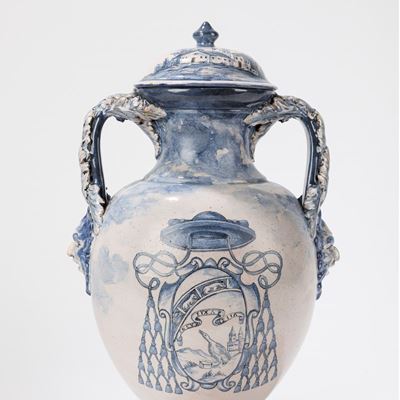 Vaso Biansato in Ceramica Bianca e Blu di Savona. Secolo XIX