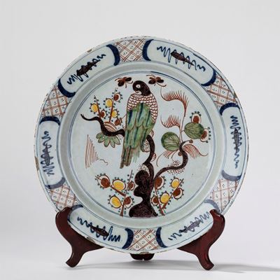 Manifattura di Delft Secolo XIX, Piatto in Maiolica a Decoro Orientale
