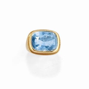 A 20k yellow gold and sapphire no heat ring, Bulgari, with certificate