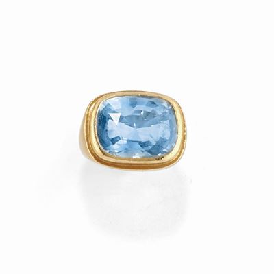 Anello in oro giallo 20k con zaffiro Ceylon, taglio cuscino di ct 12,18