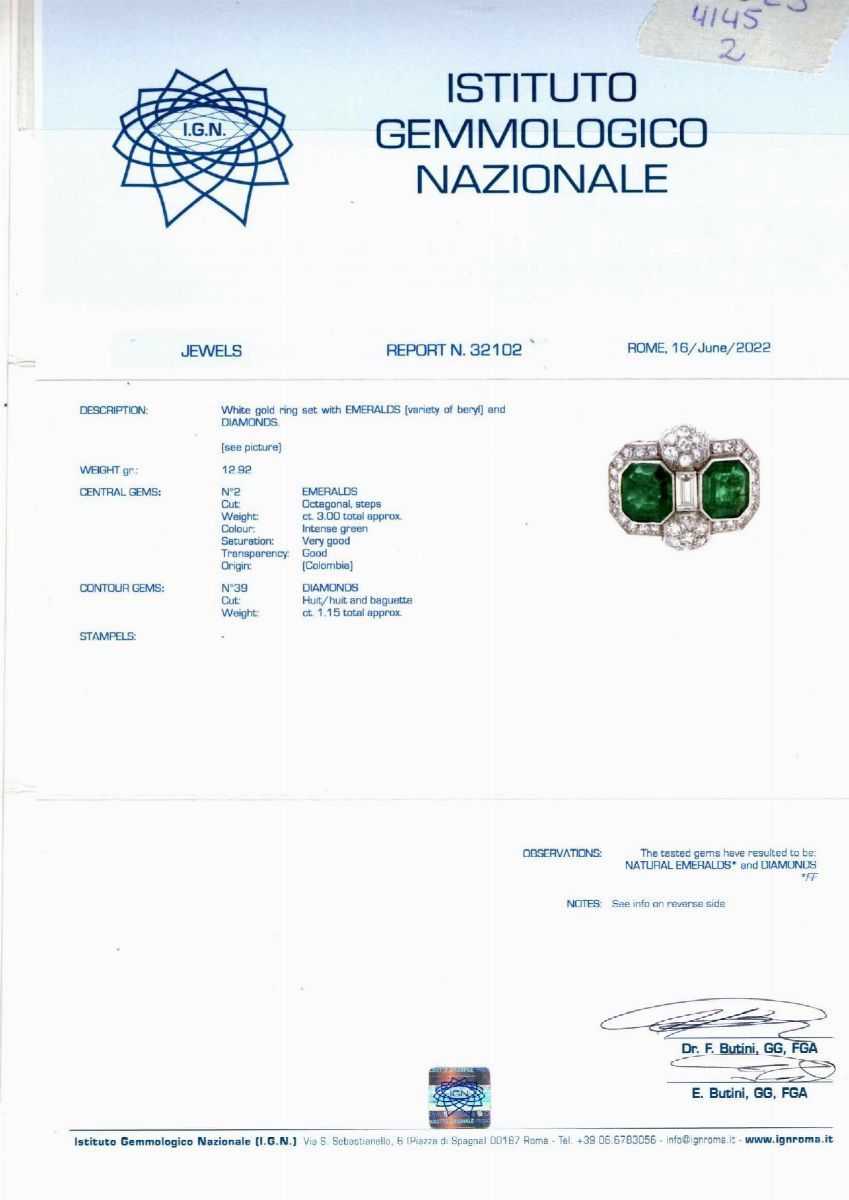 Anello Déco in platino con smeraldi e diamanti, circa 1930