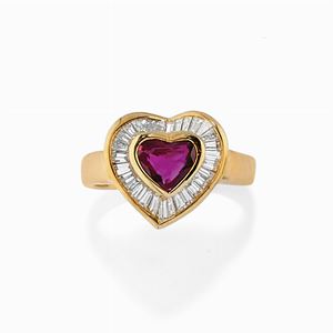 Anello in rubino e diamanti