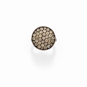  - Anello con diamanti