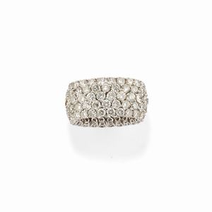  - Anello con diamanti