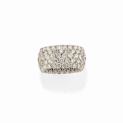 Anello con diamanti in oro bianco 18k, 10,08 ct