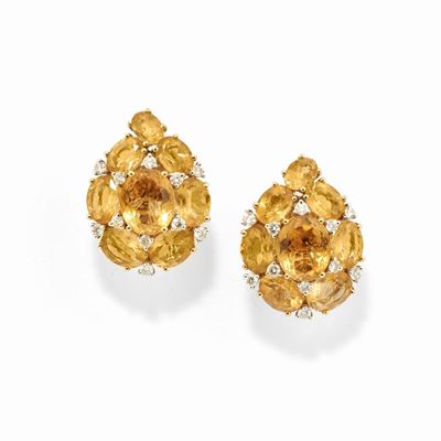 Orecchini, in oro bicolore 18k con quarzi citrini e diamanti