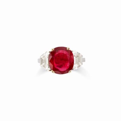 Anello con rubino Siam e diamanti
