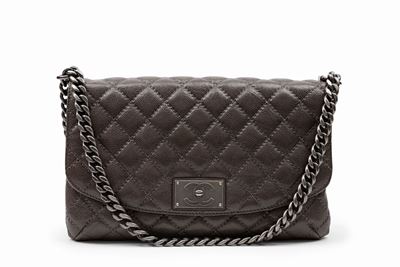Borsa in pelle caviar matelassé tortora con tracolla a catena