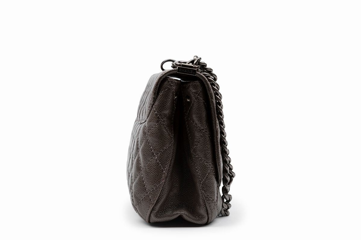 Chanel - Borsa in pelle caviar matelassé tortora con tracolla a catena