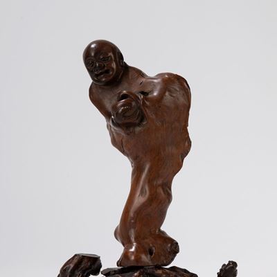 Scultura da radice in legno raffigurante un saggio, Cina, inizio XX secolo