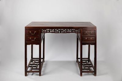 Scrivania in legno rosso, Cina, inizio XX secolo