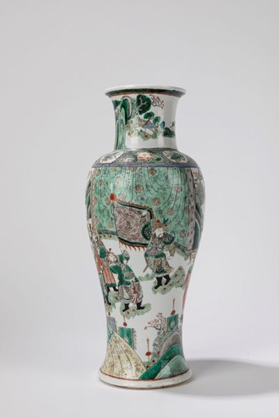 Vaso a balaustro in porcellana Famiglia Verde, Cina, fine dinastia Qing