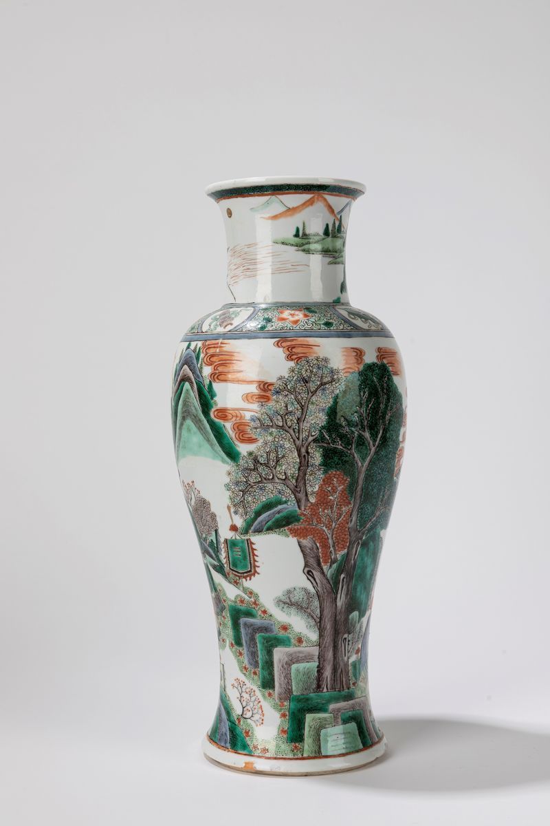 Vaso a balaustro in porcellana Famiglia Verde, Cina, fine dinastia Qing