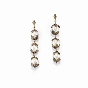 A 18k yellow gold, silver, pearl and diamond earrings