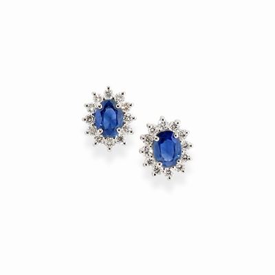 Orecchini con zaffiri ovale e diamanti, oro bianco 18k