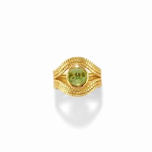 A 18k yellow gold and color stone ring, Pao Ying Wang