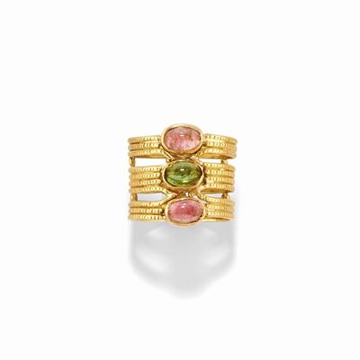 Anello in oro giallo 18k con pietre di colore rosa e verde