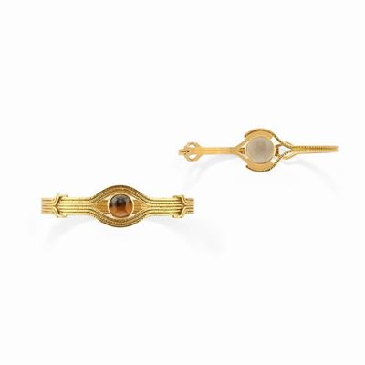 Due bracciali in oro giallo 18k con pietre di luna e occhio di tigre