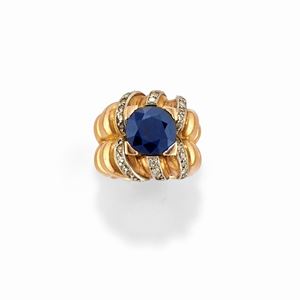  - Anello con zaffiro
