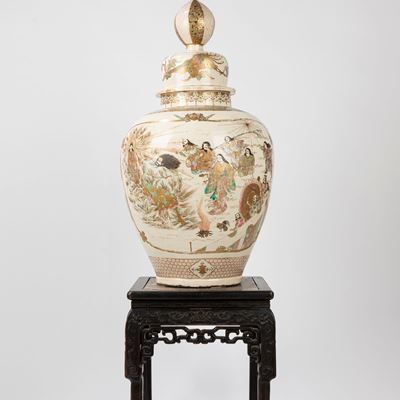 Grande potiche in ceramica Satsuma, Giappone, periodo Meiji (1868-1912)