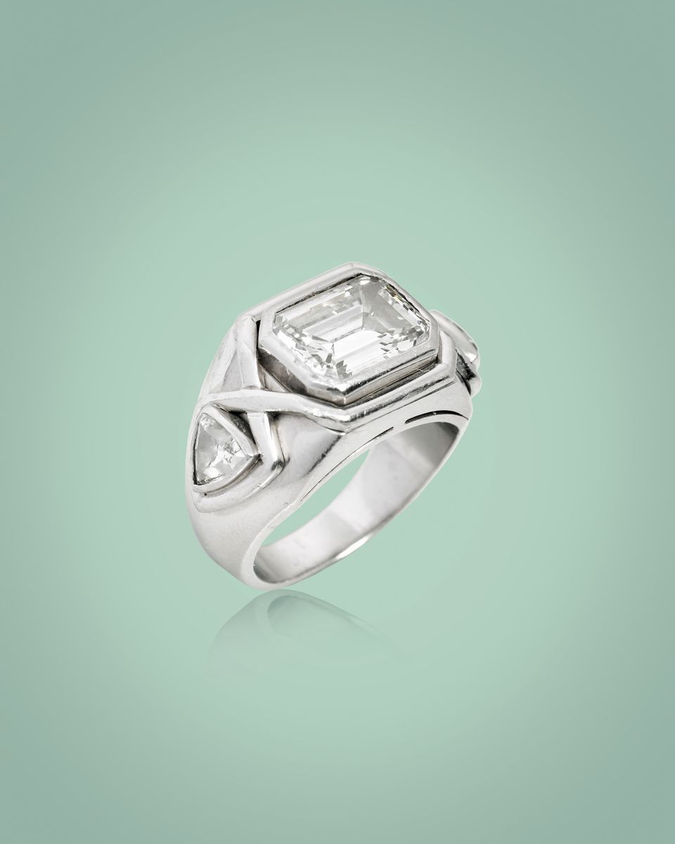 Anello in platino con diamanti, ct 3,68 e 1,00