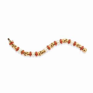 A 18k yellow gold, cultured pearl and coral bracelet, Bulgari, defects, with box