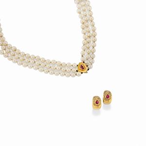 A 18k yellow gold, cultured pearl and diamond necklace and earrings