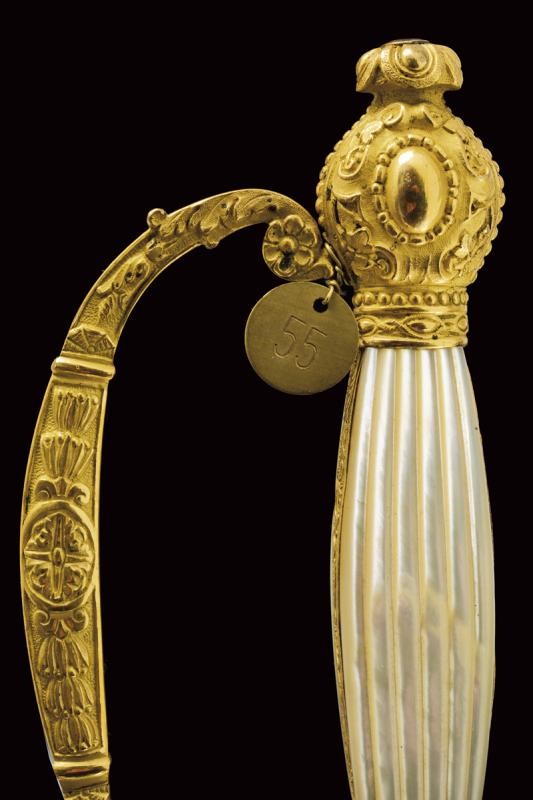Spadino da dignitario di corte, bronzo dorato e madreperla, Italia, primo quarto del XIX secolo