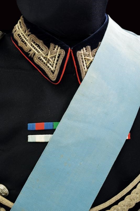 Regno d'Italia, Bella uniforme con feluca da tenente Generale in comando di un Corpo d'Armata