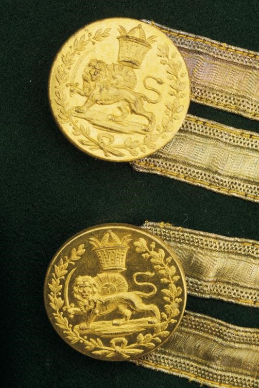 Uniforme da funzionario di corte, Persia, altezza 90 cm