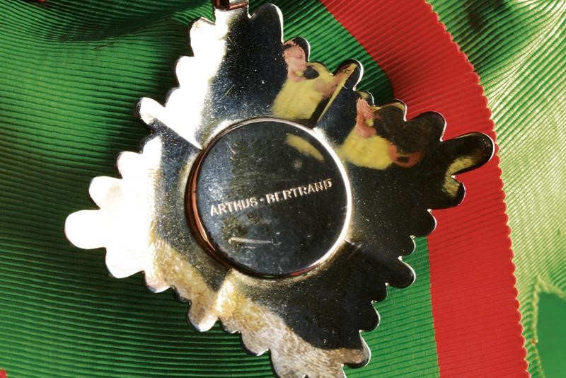 Uniforme diplomatica da ambasciatore persiano, marsina in tessuto nero e bicorno in velluto