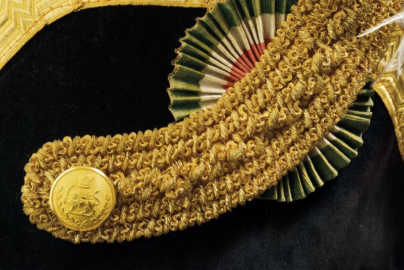 Uniforme diplomatica da ambasciatore persiano, marsina in tessuto nero e bicorno in velluto