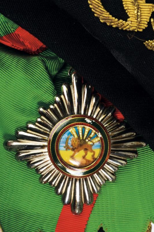 Uniforme diplomatica da ambasciatore persiano, marsina in tessuto nero e bicorno in velluto