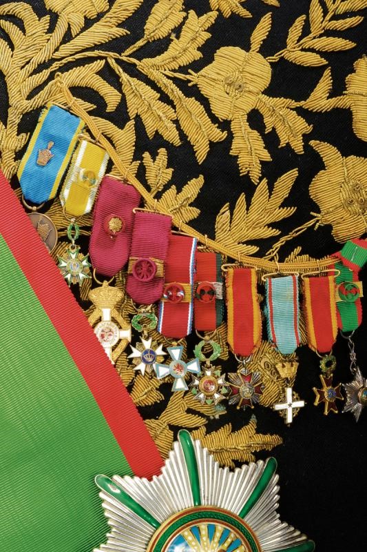 Uniforme diplomatica da ambasciatore persiano, marsina in tessuto nero e bicorno in velluto