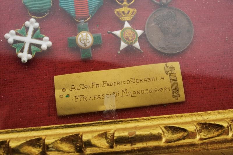 Regno d'Italia, Piccola teca con fregi e miniature militari