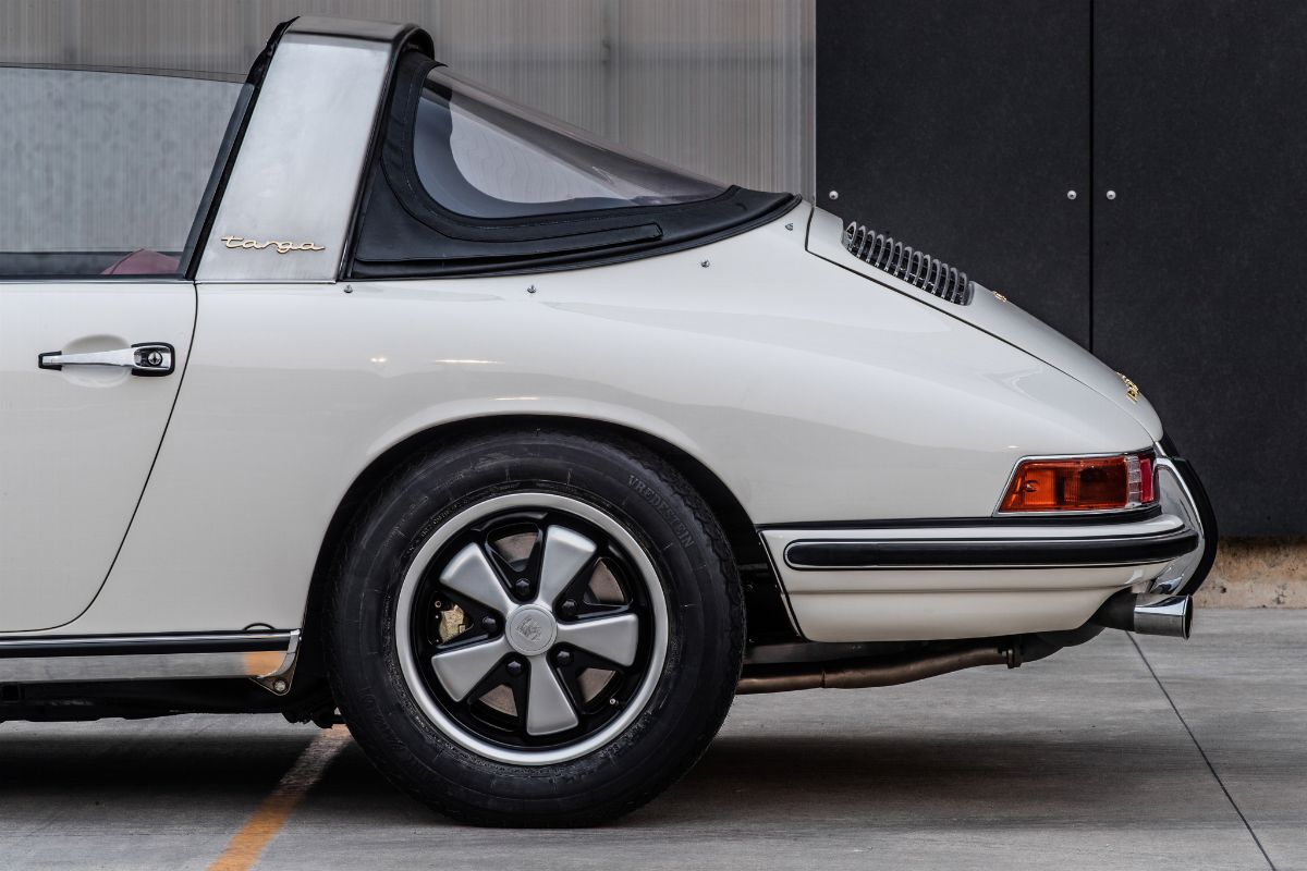 1968 Porsche 911 S Targa Light Ivory - 2018 Porsche 911 TARGA 4S Light Ivory