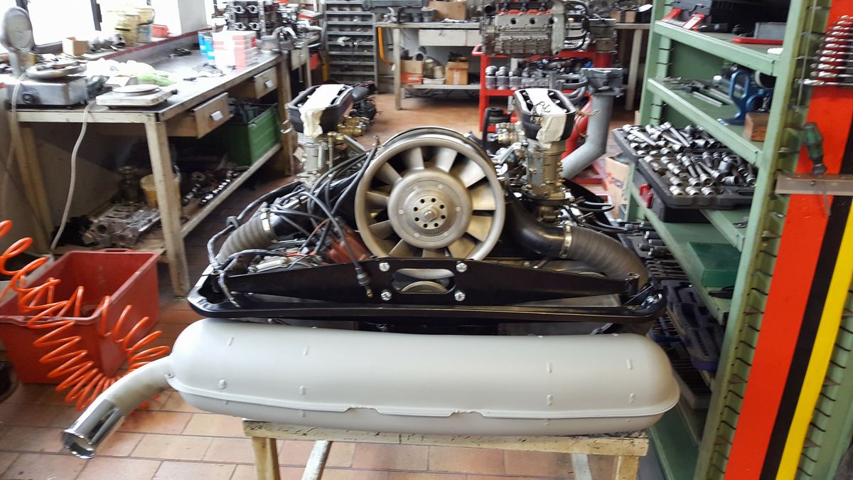 Porsche 911 T (Karmann)