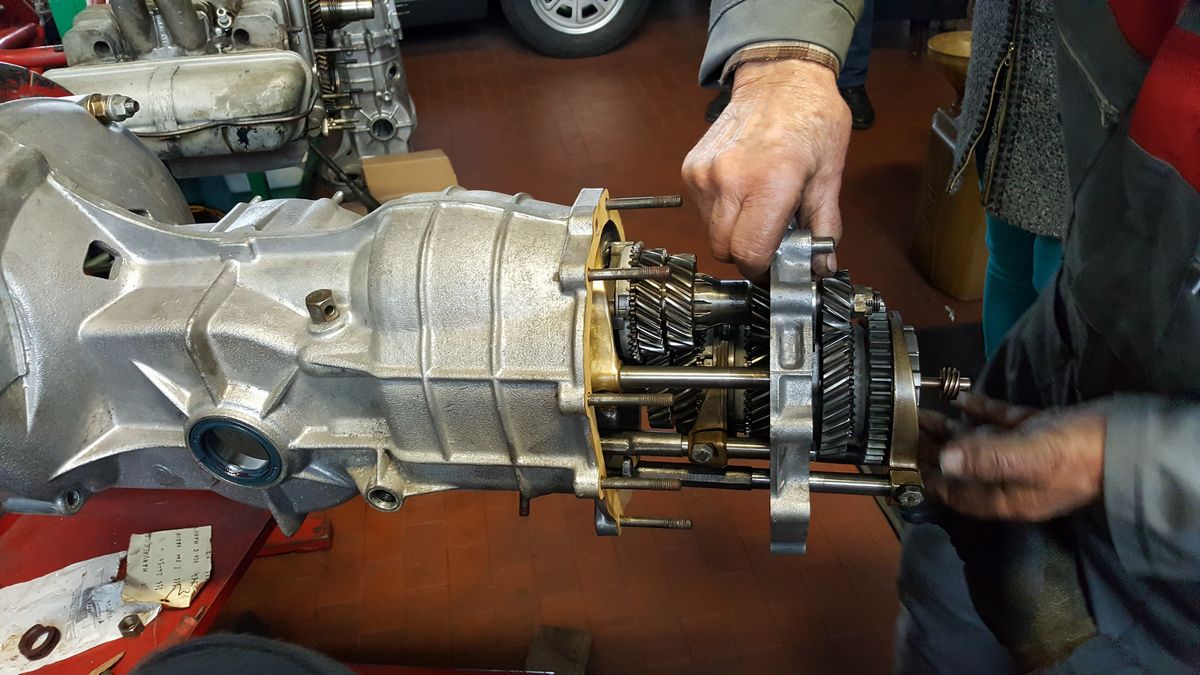 Porsche 911 T (Karmann)