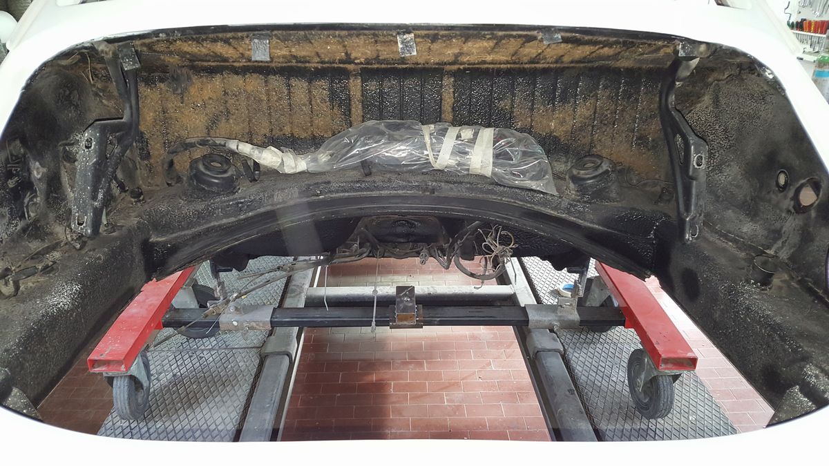 Porsche 911 T (Karmann)