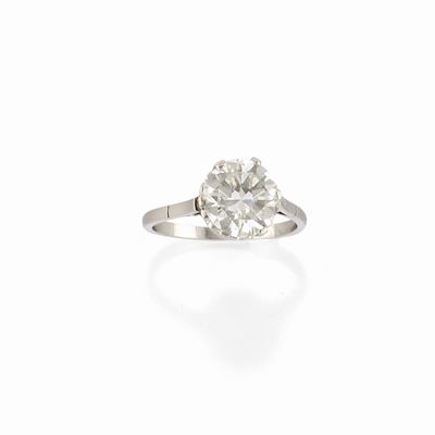 Anello in oro bianco 18k con diamante taglio vecchio di circa 2,50 ct