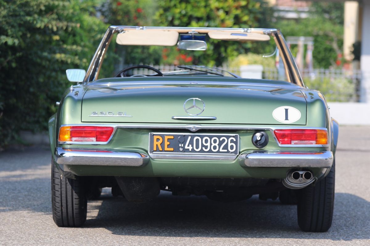 Mercedes-Benz 230 SL Pagoda (Mercedes-Benz)