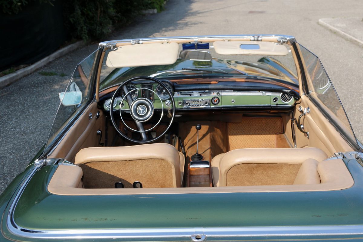 Mercedes-Benz 230 SL Pagoda (Mercedes-Benz)